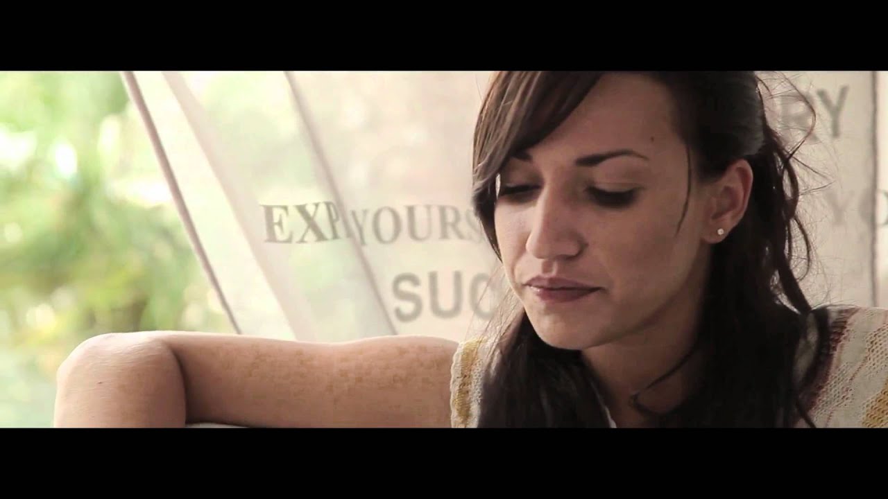 Justine Taton - Shadow - Réalisé par Beat Bounce
