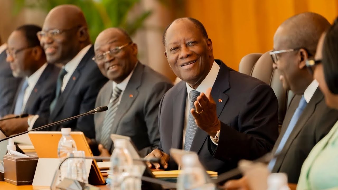 Un Alassane Ouattara IA avec 4 doigts pour le conseil des ministres 