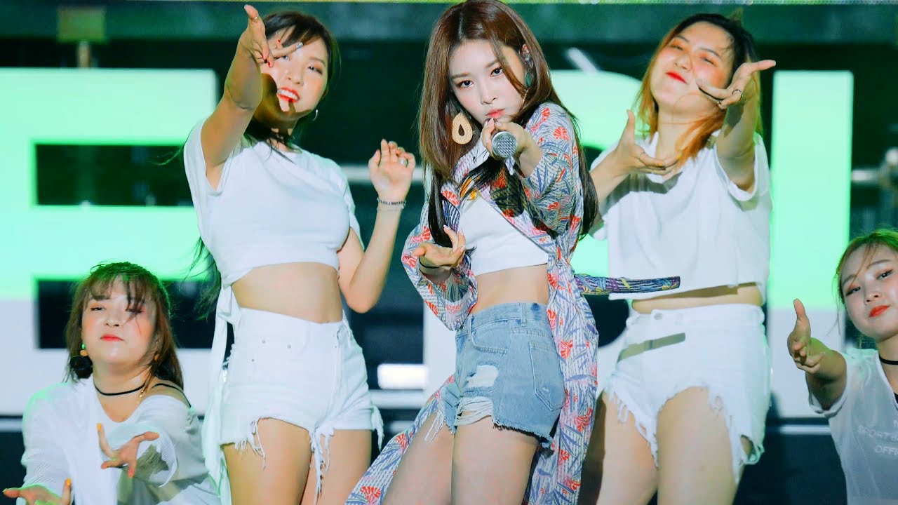 청하(Chung Ha)  - BANG BANG (뱅뱅)@170727 거제 블루콘서트 [4k Fancam/직캠 By TheGsd