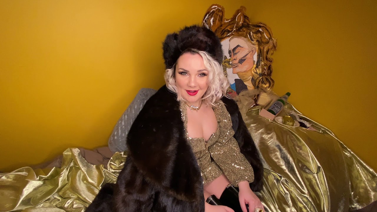 ELLA MORAN MAKEUP is a star
