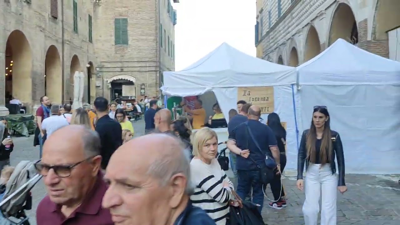 Jesi , Il palio di S. Floriano , la sfilata medioevale 2024 , Marche , Italy