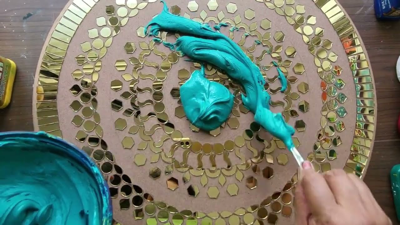 Mirror Mosaic Rangoli for Diwali / Mirror Mosaic Art / Wall Putty craft idea #diy #art #craft