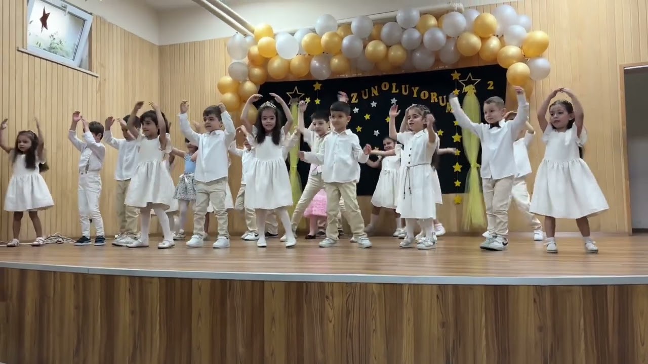 Anaokulu mezuniyet gösterisi 🥰 Hayat sevince güzel ve Özgürlük Şarkıları gösterilerimiz 🥰