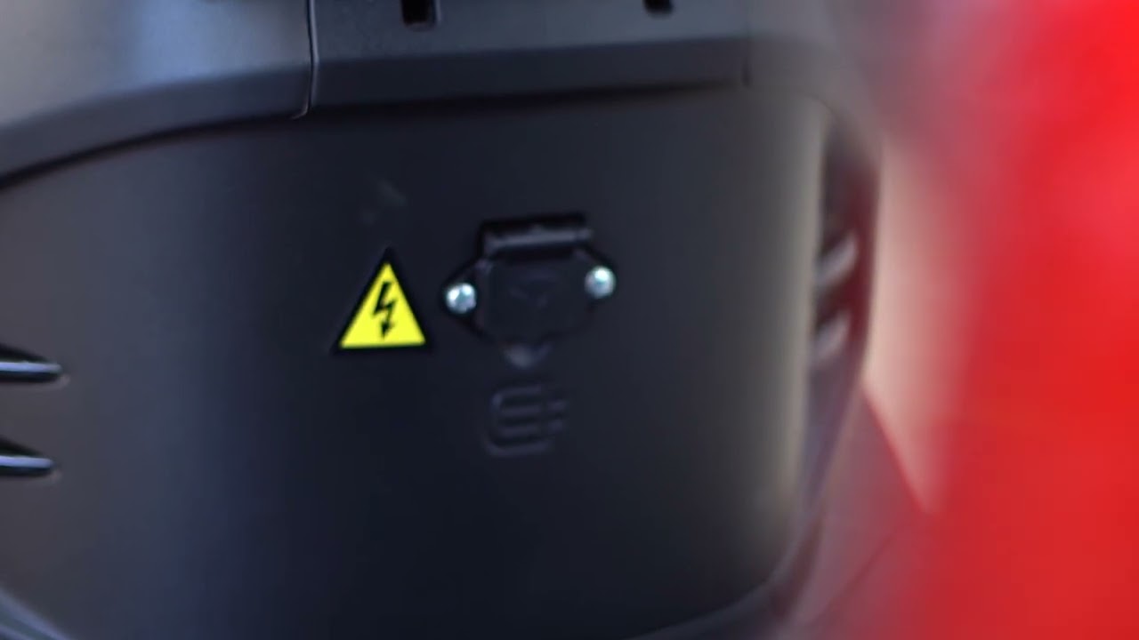 Metro T9 Electric Scooter Charging Port #metrot9 #electric #evehicle #touchthesky #yadea #reviews