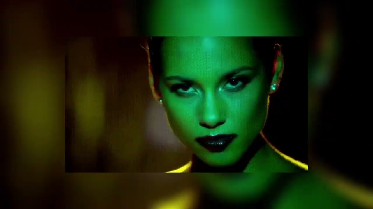 Alicia keys - girl on fire (sped up)