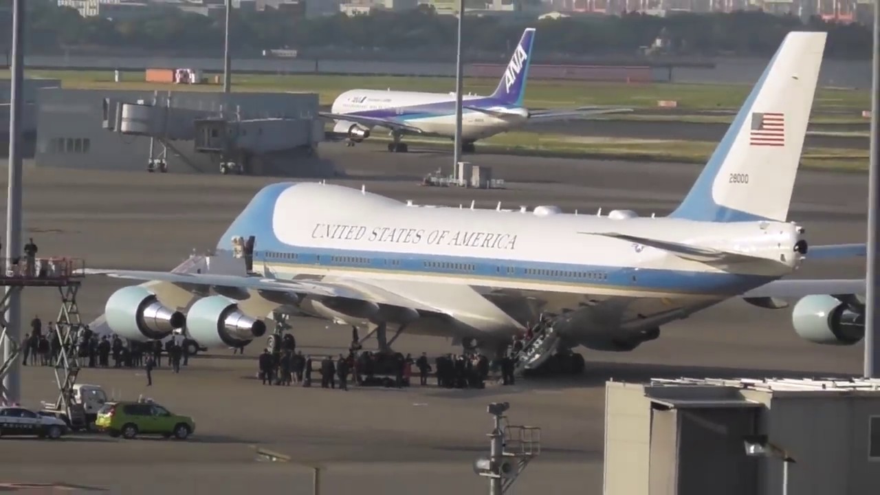 新型専用車初上陸!!トランプ大統領 エアフォースワン羽田着映像 Motorcade of President Trump