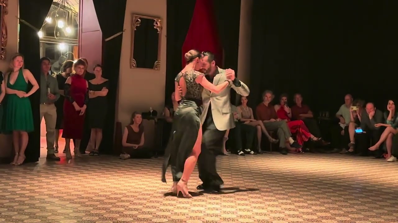 Constanza Vieyto y Ricardo Astrada 3/4