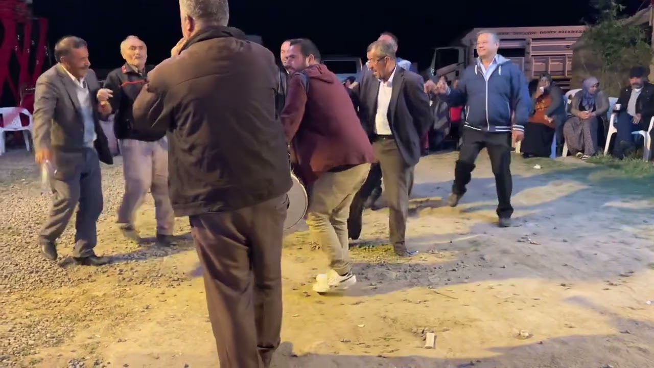 Meşhur Üç Ayak Halay. Terlemez Köyü Delikanlıları Çok Güzel Halay Çektiler Bravooo Sizlere.