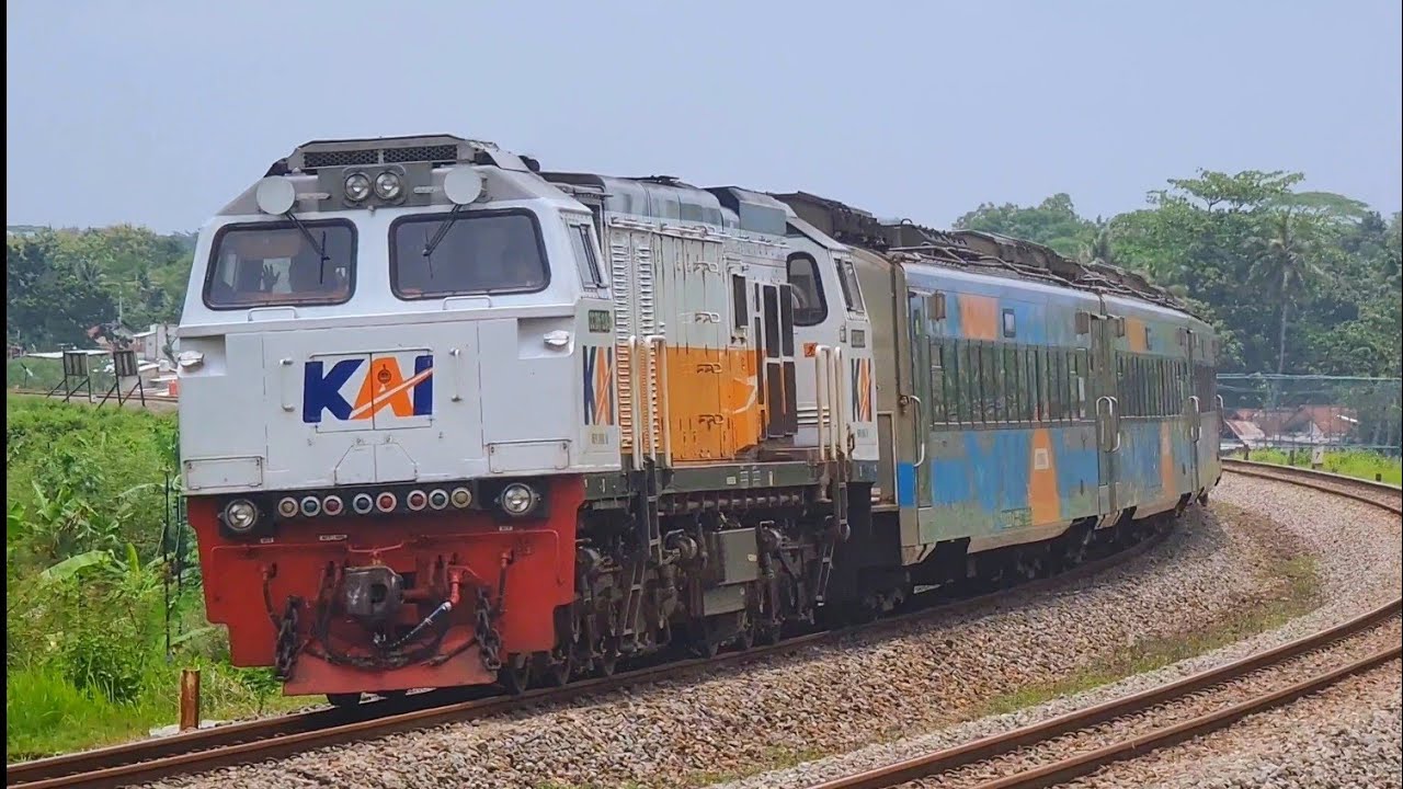 2 MOMEN KERETA API PAPASAN NGEBUT & MENIKUNG‼️ HUNTING KERETA JPL 519 TAMBAK BANYUMAS. 
