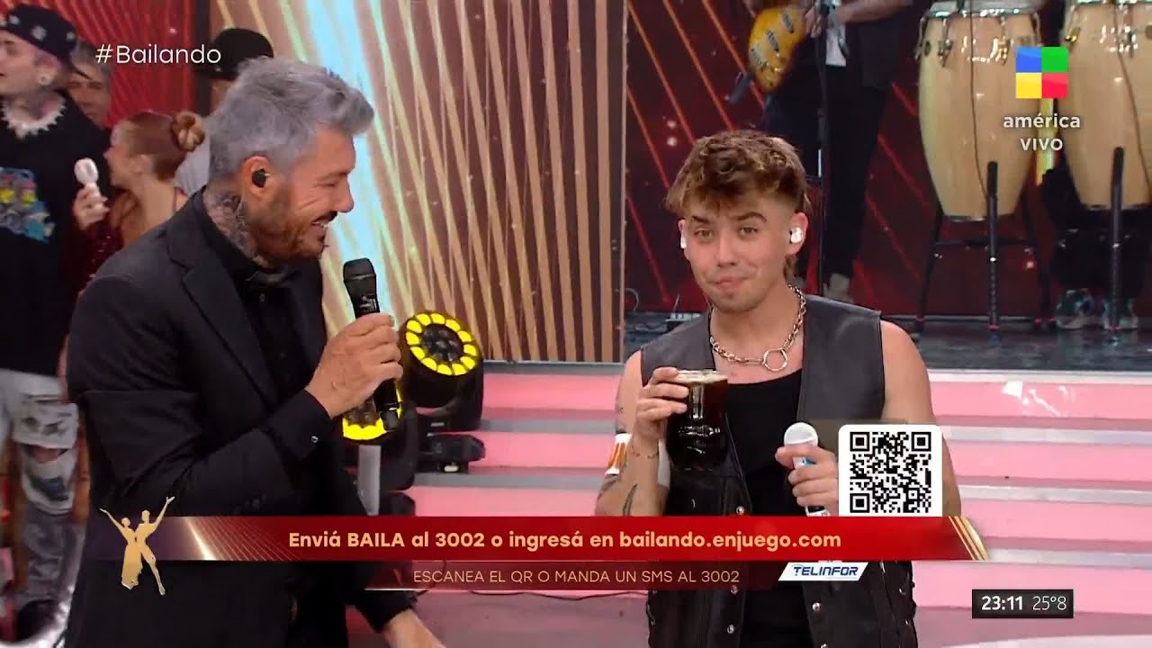 Marcelo Tinelli le hizo un fernet a Luck Ra en la final del Bailando