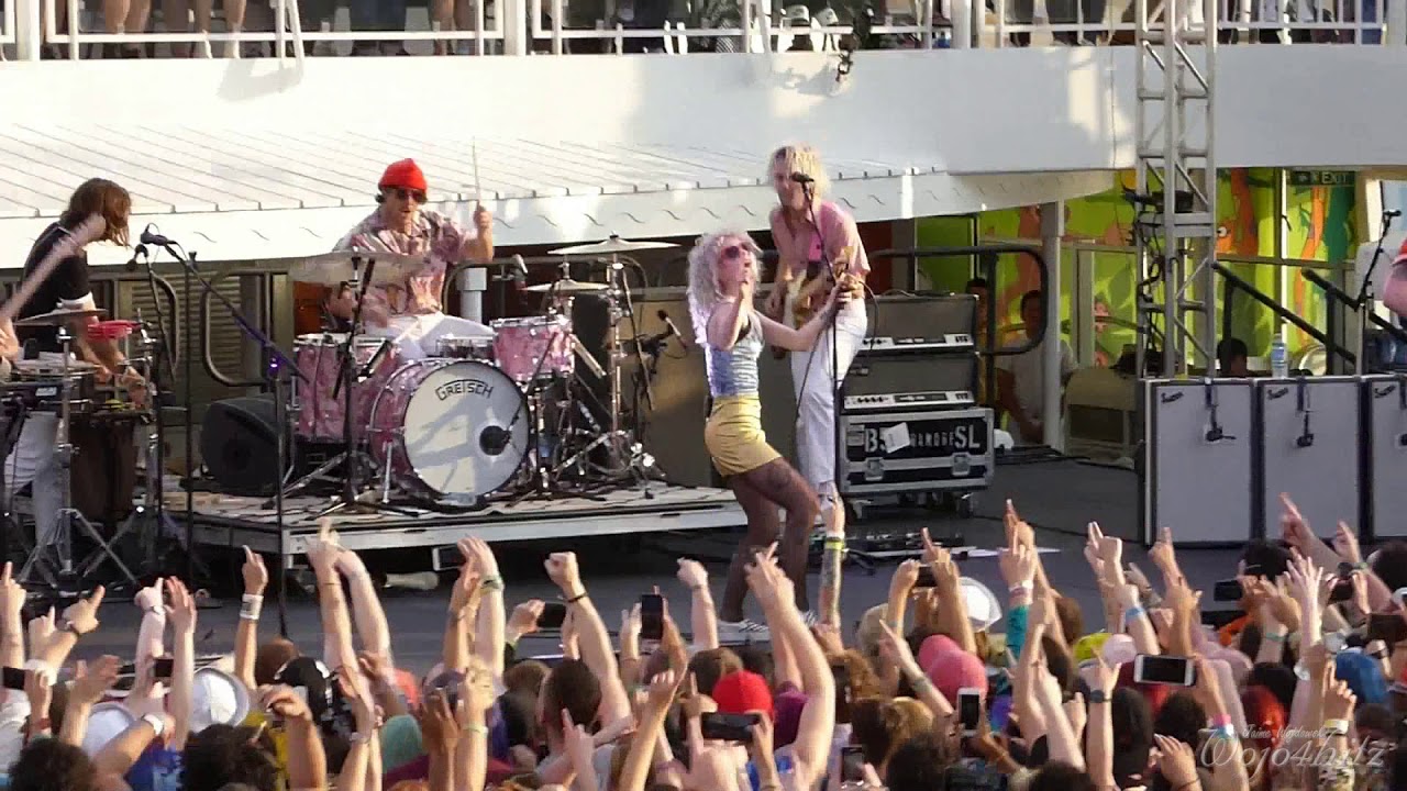 3/17 Paramore - Still Into You @ Parahoy (Show #2) 4/08/18