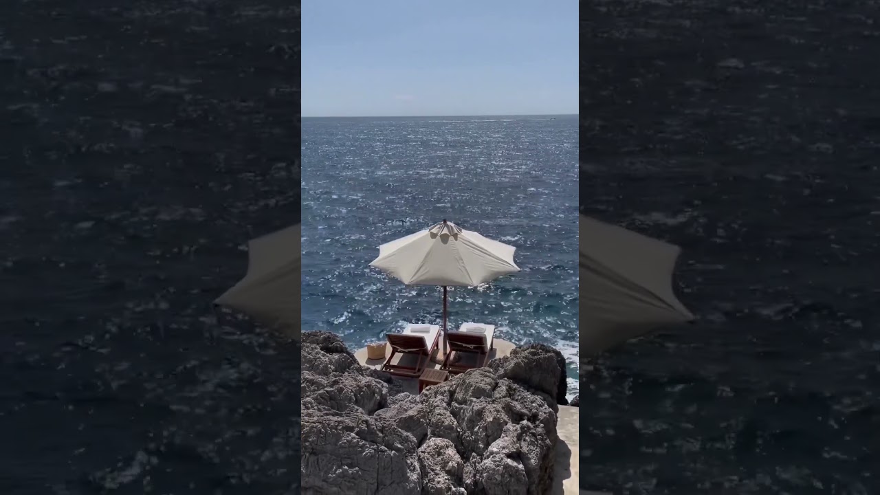 Pure uniqueness at Casa Privata, a boutique hotel situated in Praiano. 🎥: @valeriastva #AmalfiCoast