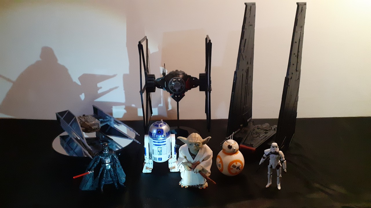 Star Wars: some simple models and pre-build figures