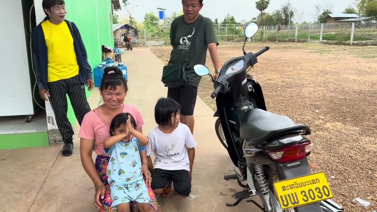 ดีใจกับ❌ครอบครัวลูก 8.❌ ได้รถมอไซค์แล้ว