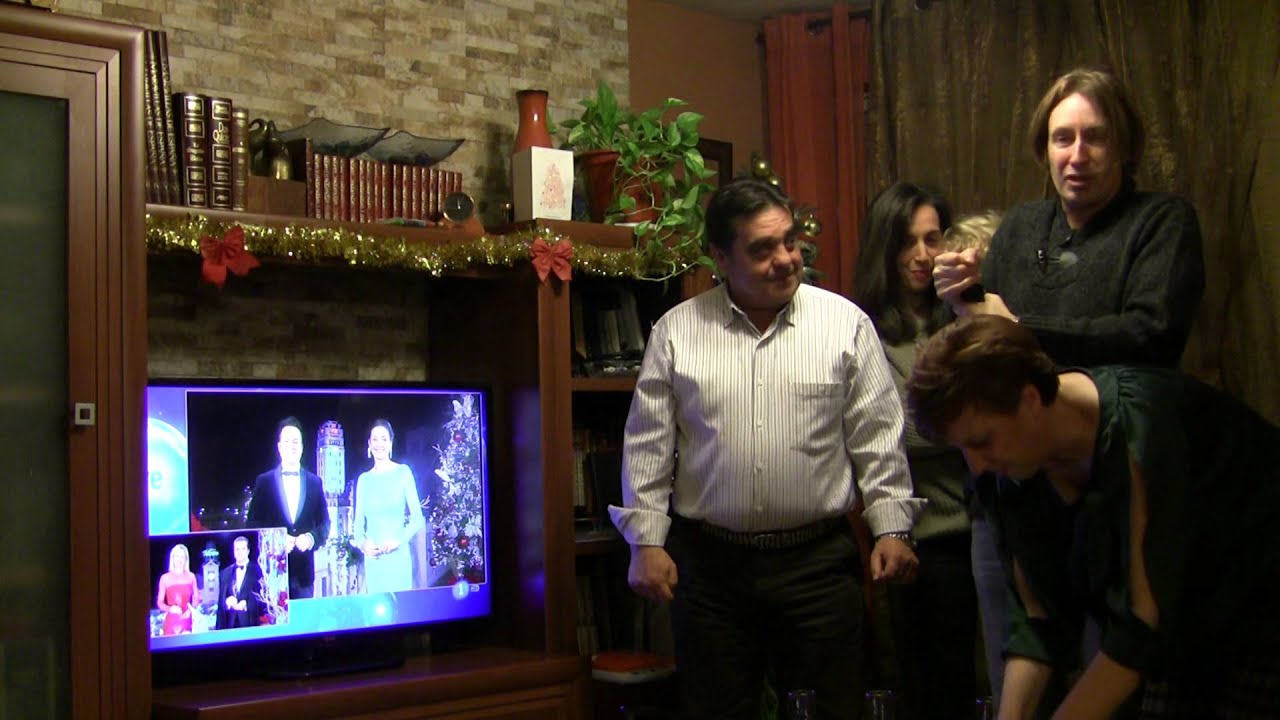 Eating the 12 Grapes on La Noche Vieja 2014/5      LightSpeed Spanish