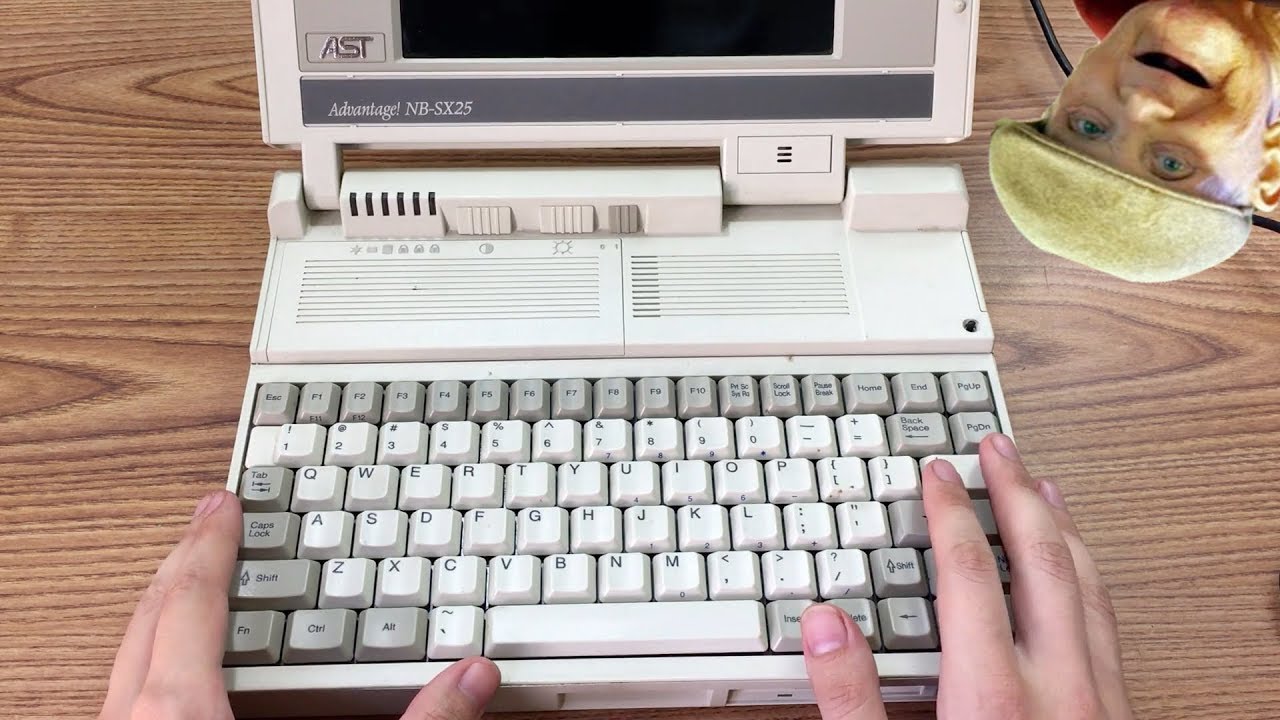 Laptop Retro AST Advantage! NB-SX25