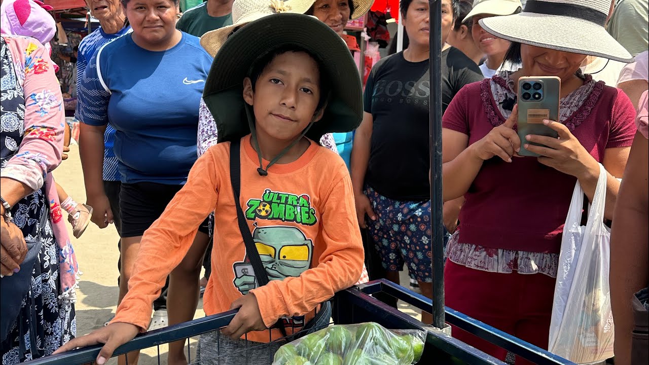 Lían vende Limones para juntar para sus útiles escolares 📚