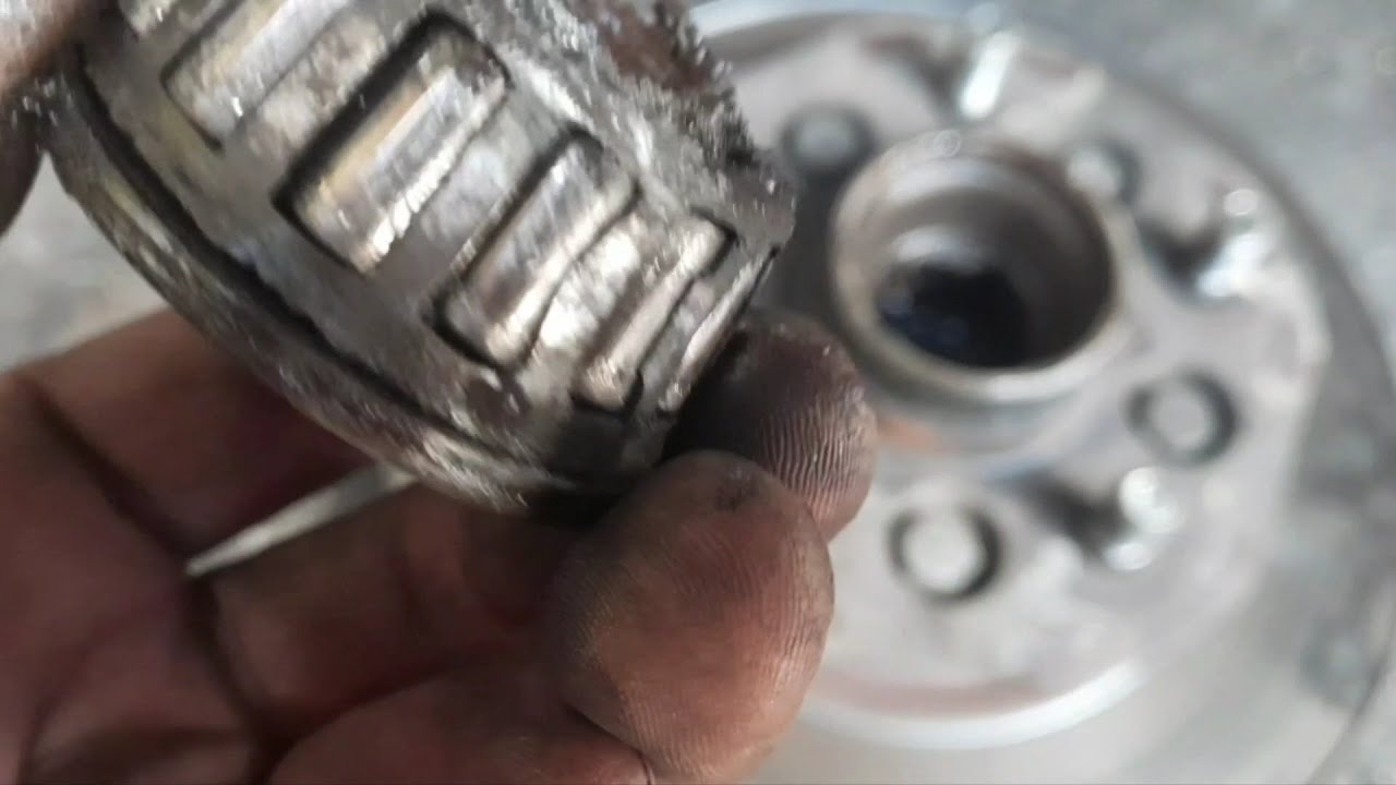 L300 wheel bearing,wiggle on tire,grind noise
