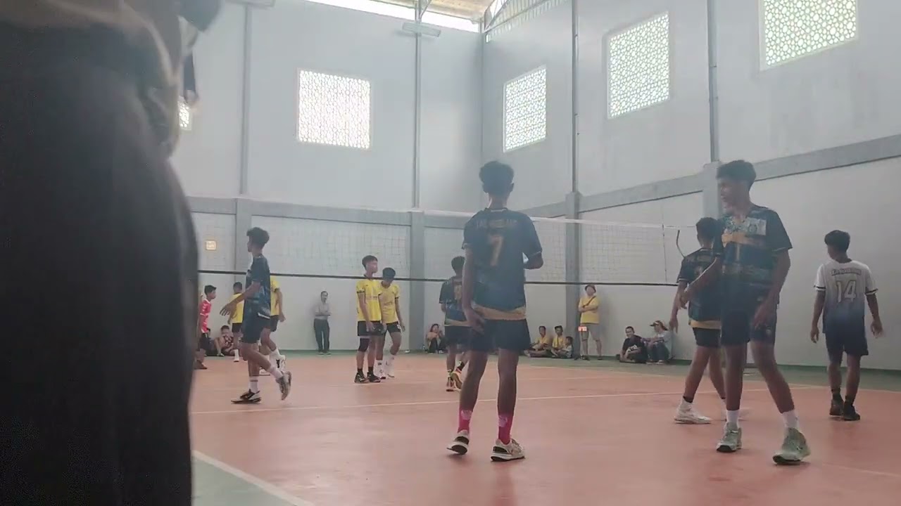 Abimanyu boyolali cup! pervores mgl vs Bina Yuana klaten ku2012 set1# penyisihan grup# 1-2 pervores