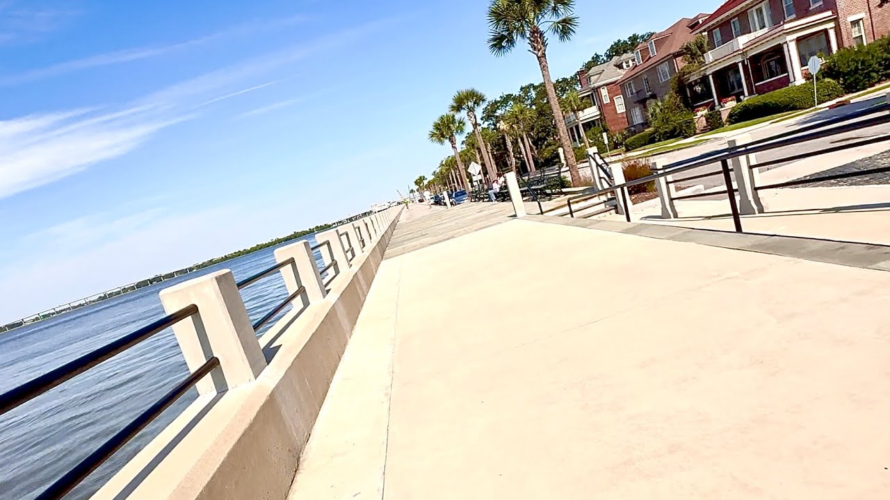CHARLESTON SOUTH CAROLINA PLANTATIONS, GREAT ARCHITECTURE FOOD WATER WAYS VERY CLEAN & HISTORICAL
