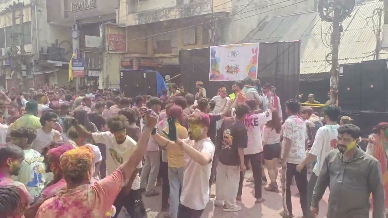 India biggest Hindu festival Holi festival.