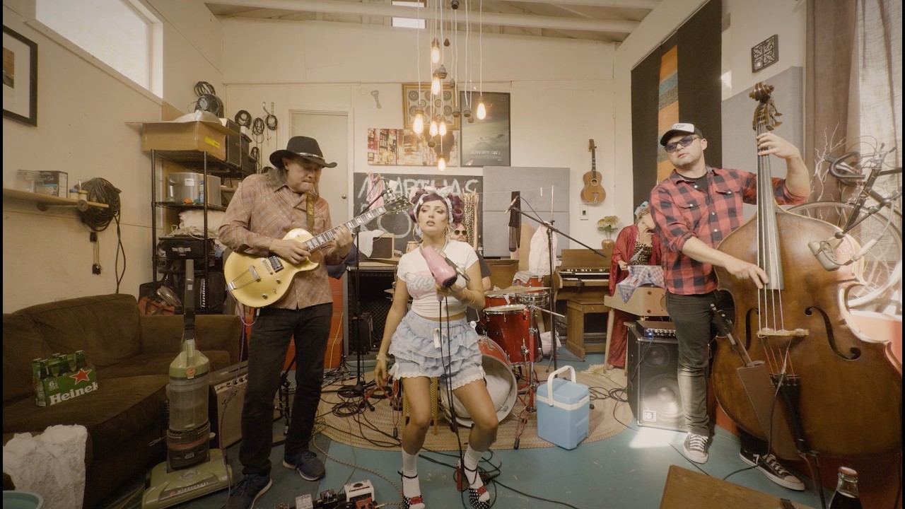 KELS - Bang Bang / Daddy's Not The One (Live in the Garage)
