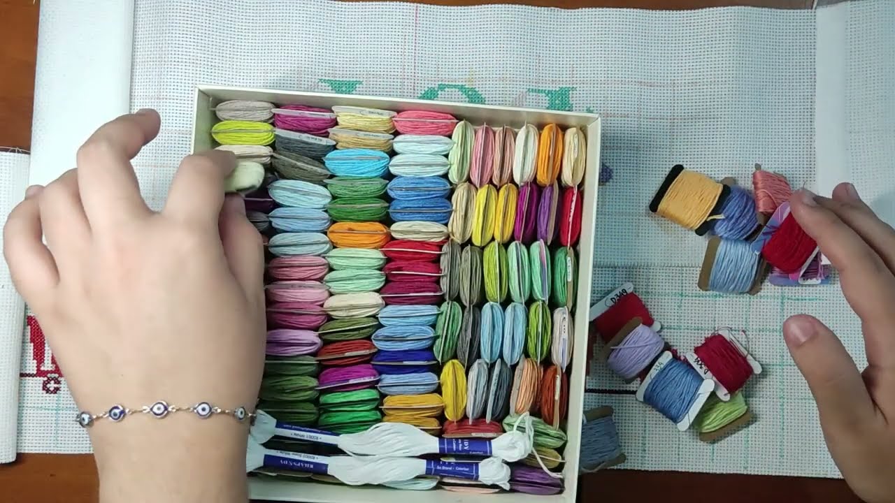 Flosstube #7 - Bordados de Dezembro e compras no Aliexpress! #pontocruz #bordado #artesanato
