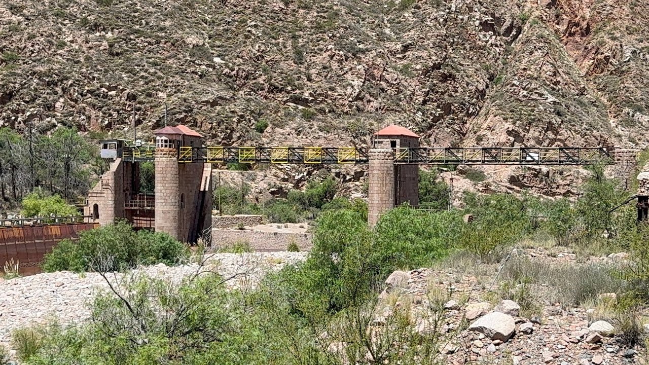 RUINAS CENTRAL HIDROELÉCTRICA CACHEUTA, Luján de Cuyo, Mendoza, Argentina