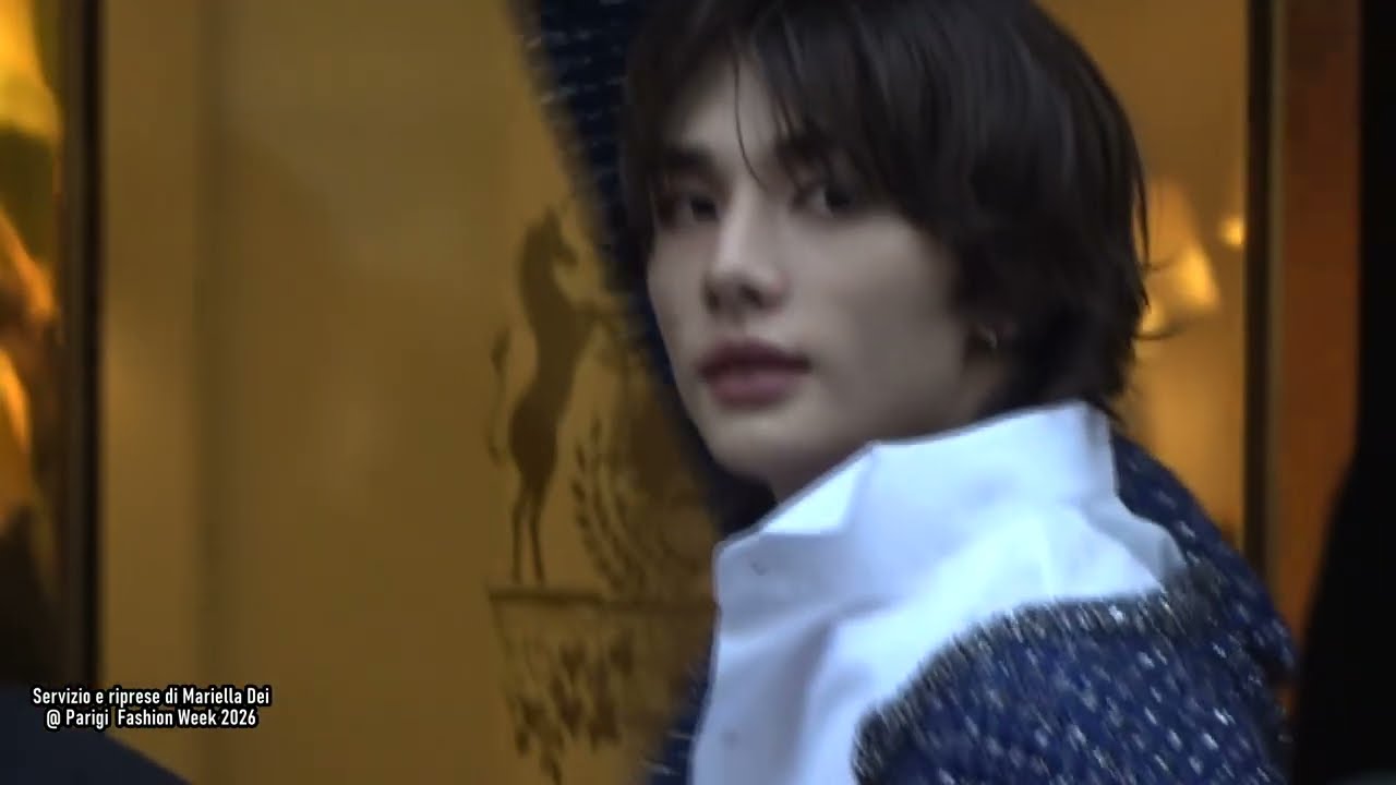 Hyunjin (SKZ) greets fans @ Parigi FW 2026 per Dior