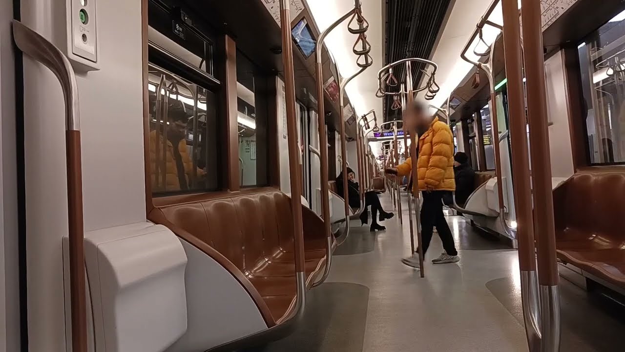 [STIB] CAF M7 sur la ligne 1 entre Stockel et Gare Centrale