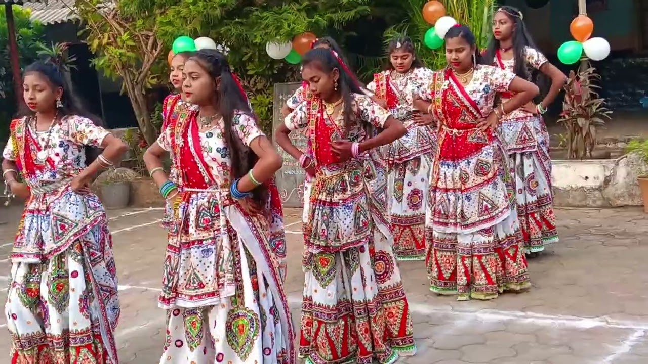 દ્વારિકા નો નાથ મારો રાજા રણછોડ છે લાલો મૂવી સોંગ ઉપર પ્રાથમિક શાળા કોળીપાડા ના વિદ્યાર્થીની ડાન્સ 