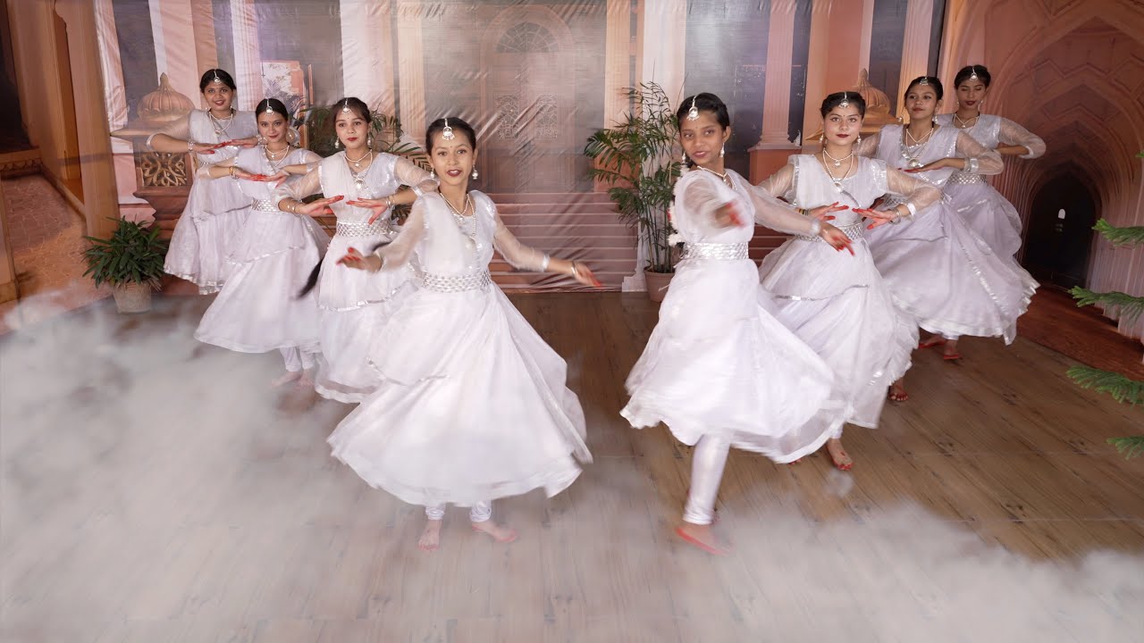 Prayer Dance - Madhur Madhur