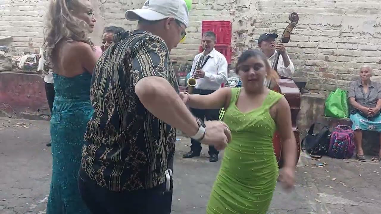 🔴SERGIO VASIL Y YULISSA DISFRUTAN EL BAILE EN CUMPLEAÑOS DE CELINA💃🕺