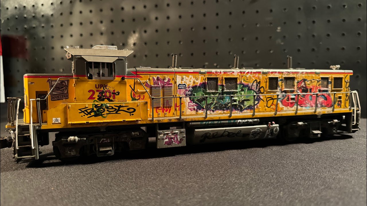 Lionel Vision line Genset & Ethanol tank cars, weathered & Graffiti