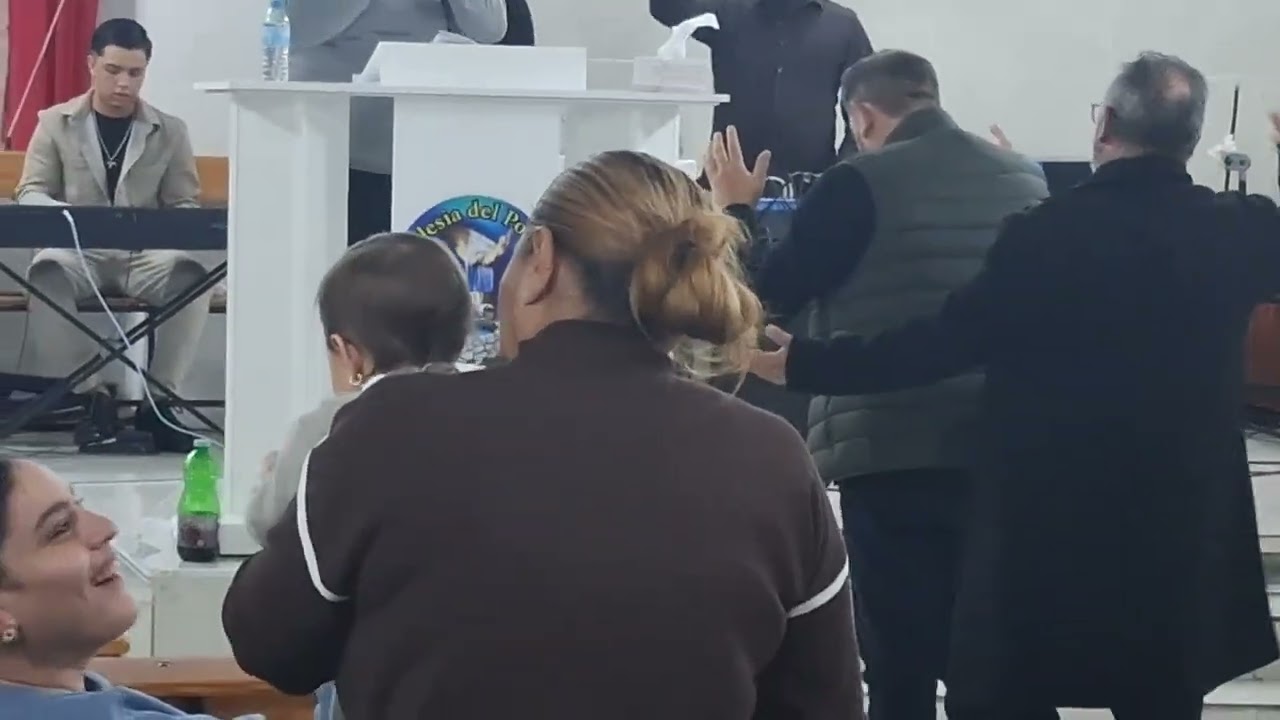 Culto especial con los jóvenes del coro 