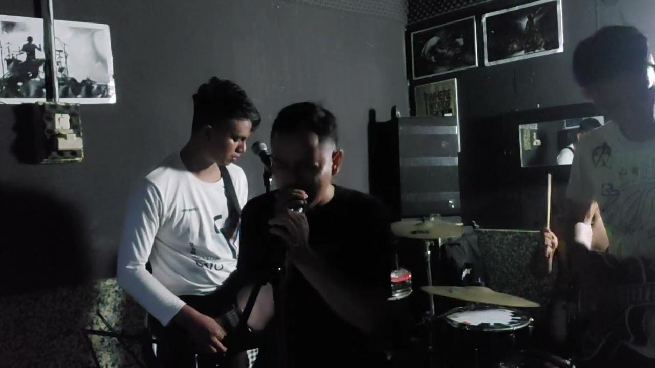 Headset - Pergi Hilang dan Lupakan (Cover) | D'Panic Studio