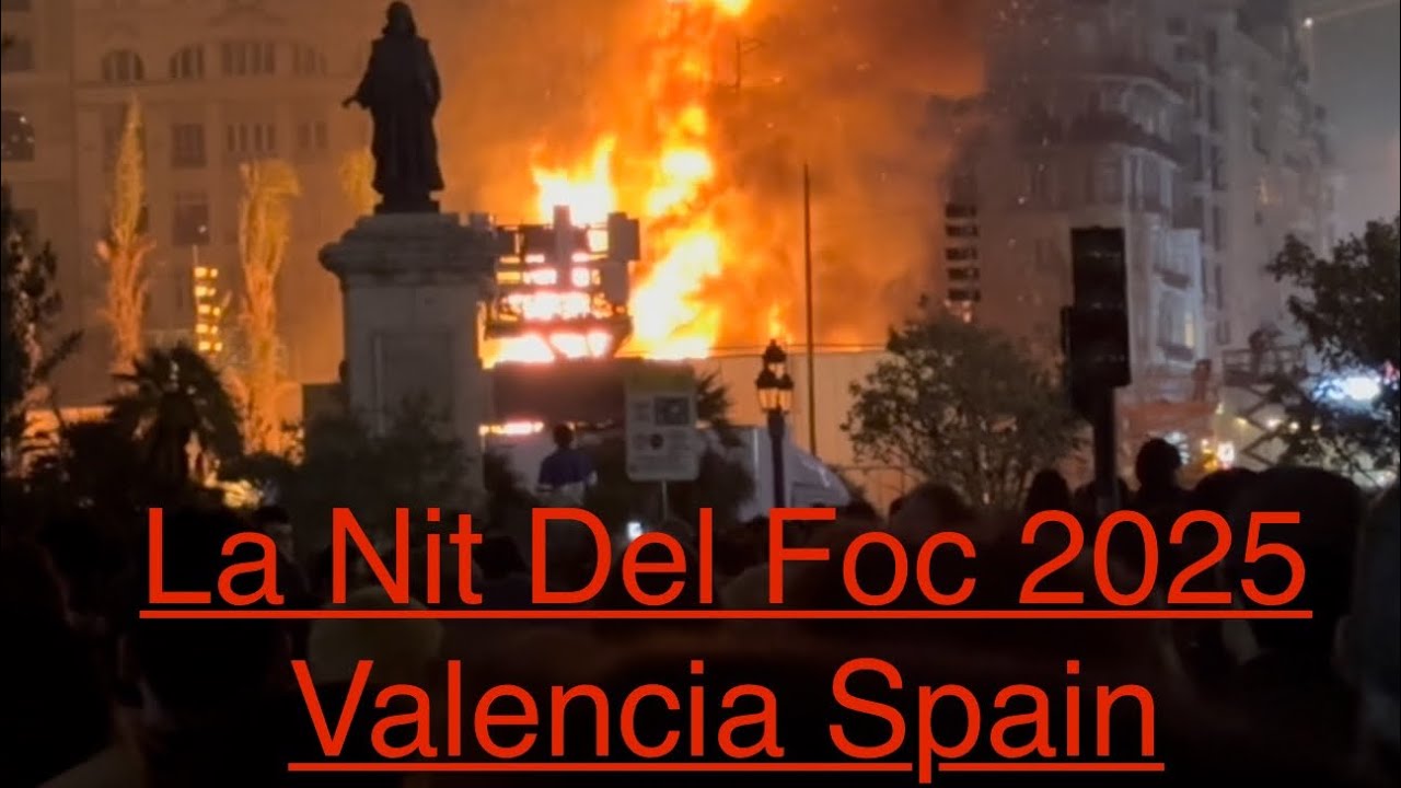 Fallas 2025 ~ Nit del Foc ~ Cremá de la Falla del Ayuntamiento 🎆
