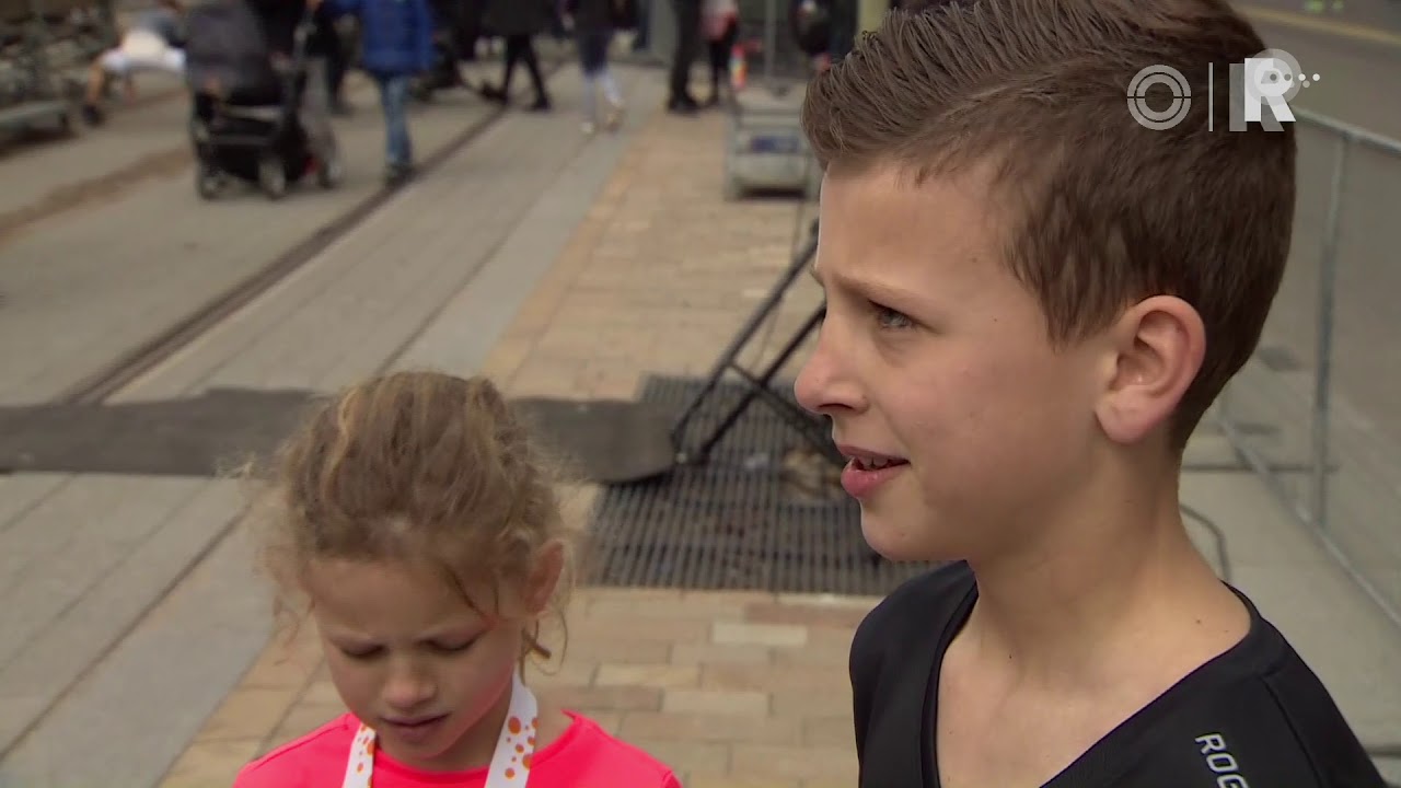 TERUGKIJKEN: De NN Kids Run vanaf de Coolsingel in Rotterdam