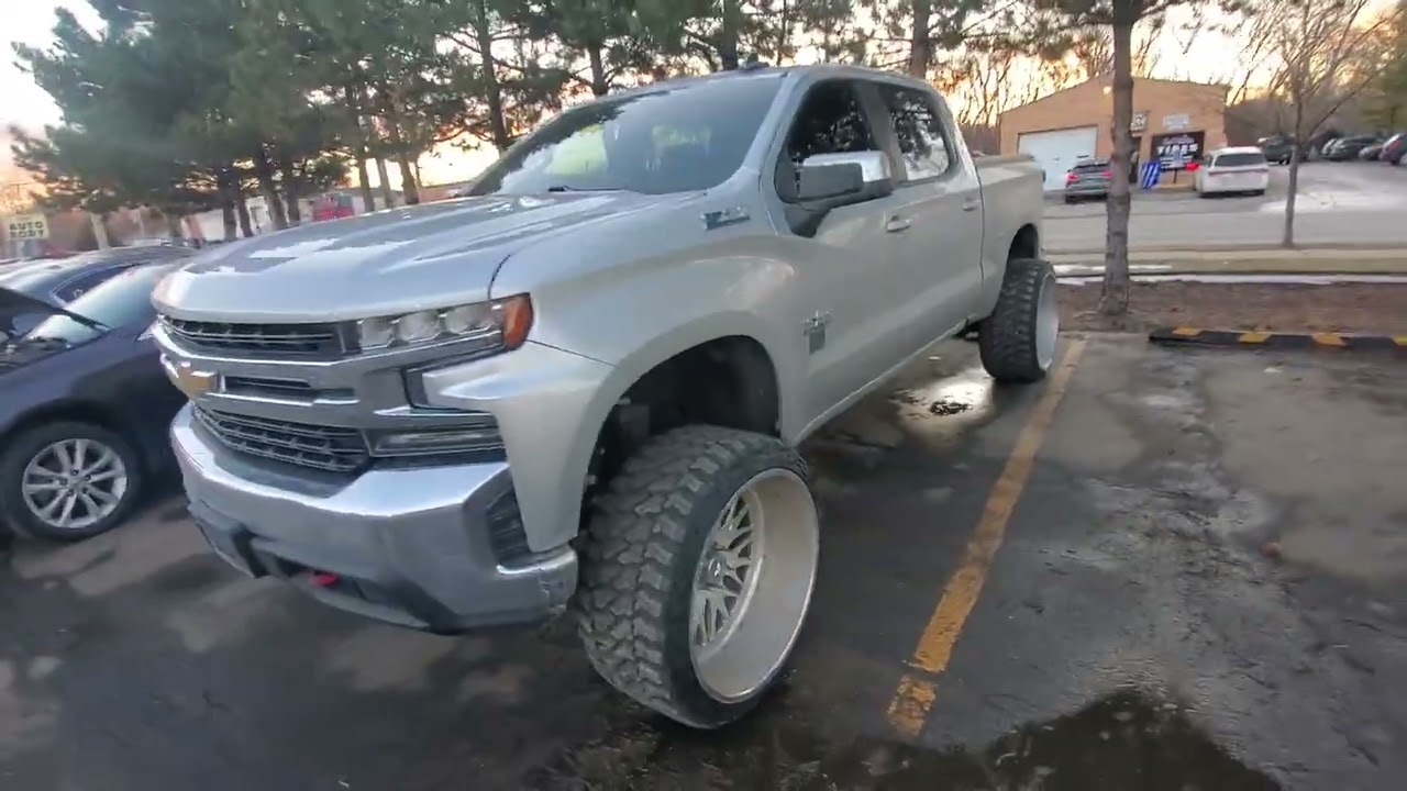 2019 chevy silverado on 26