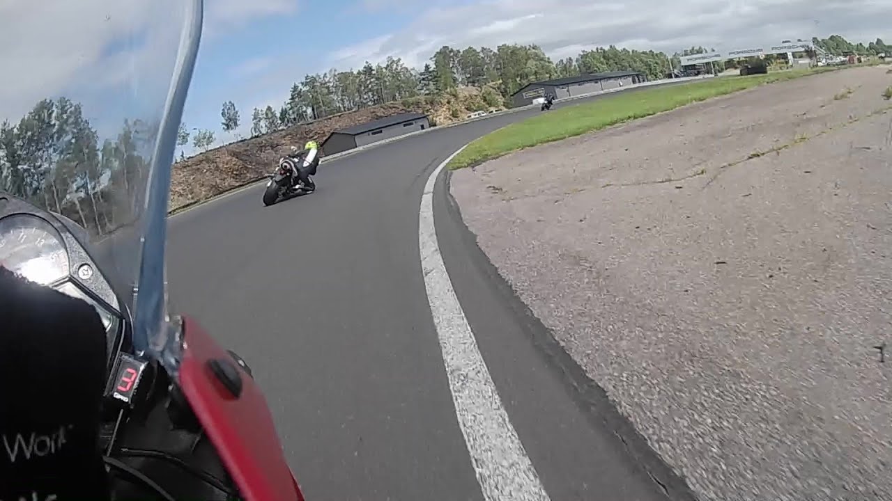 Racingworld på Kinnekulle Ring i medelgrupp 210801       🚩rödflagg🚩    CBR600RR