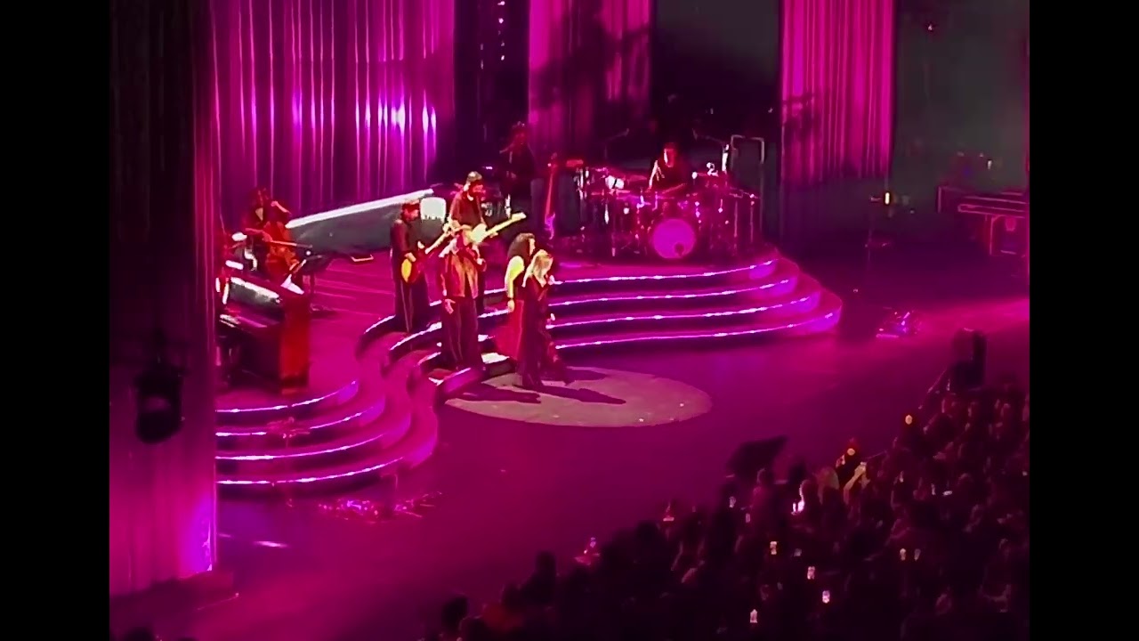 Lara Fabian - I will love again - Je suis là Tour - Accor Arena - Paris 2025