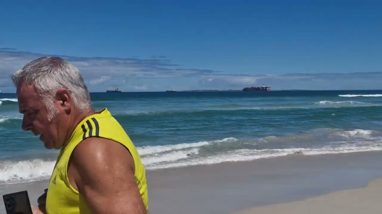EP17: A beautiful  beach day at Blouberg beach with clear view of #tablemountain & #robbenisland 