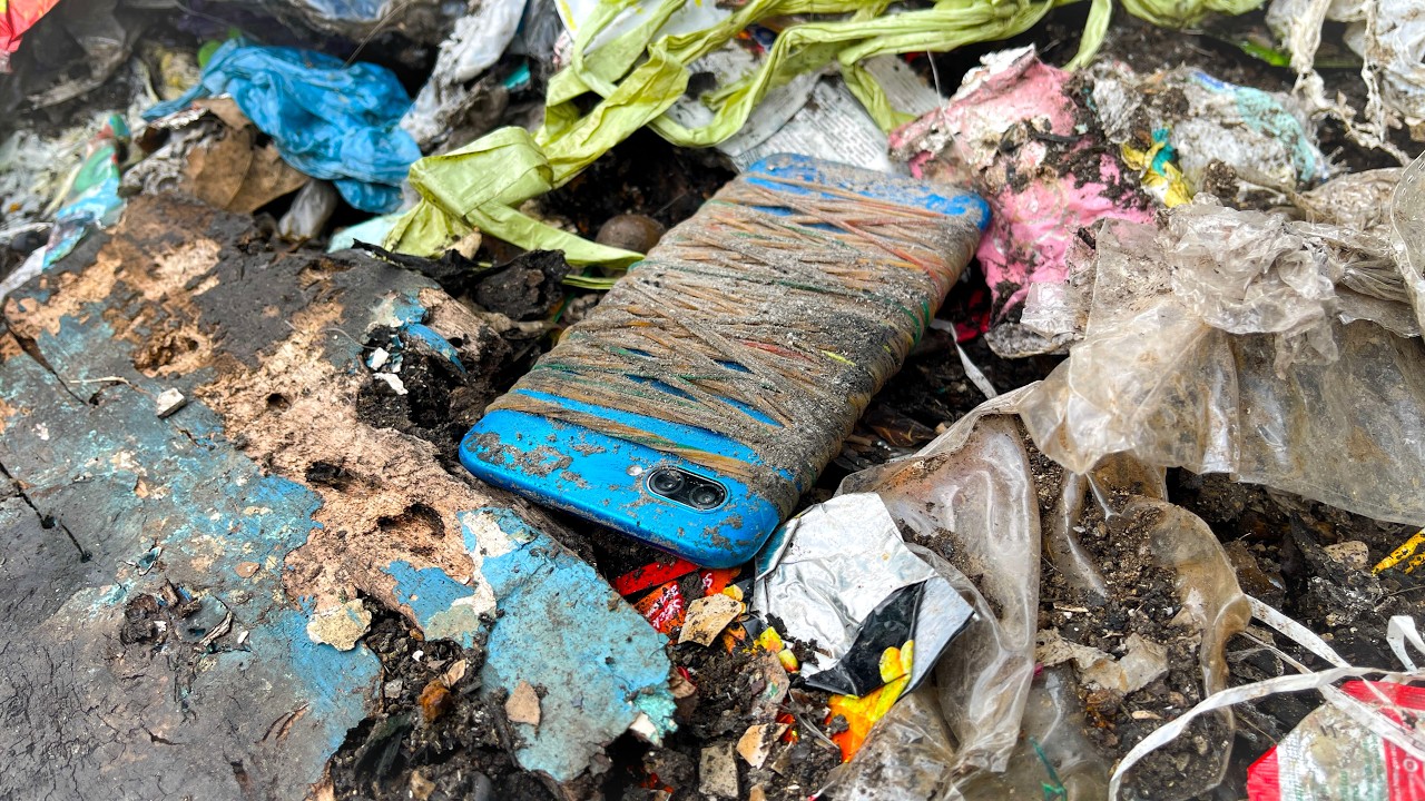Found a phone tied with rubber in the trash || Restoration broken phone