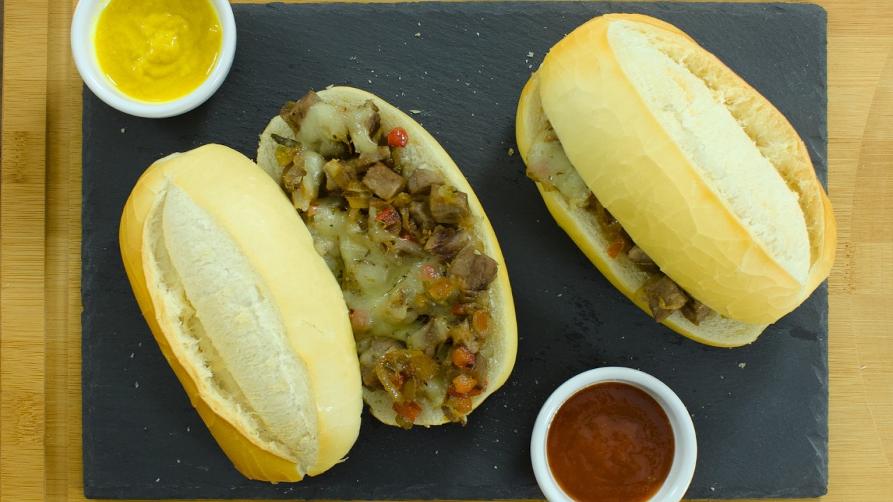 LANCHE DE CARNE COM QUEIJO FEITO NA FRIGIDEIRA RECEITA FÁCIL PARA O DIA A DIA!