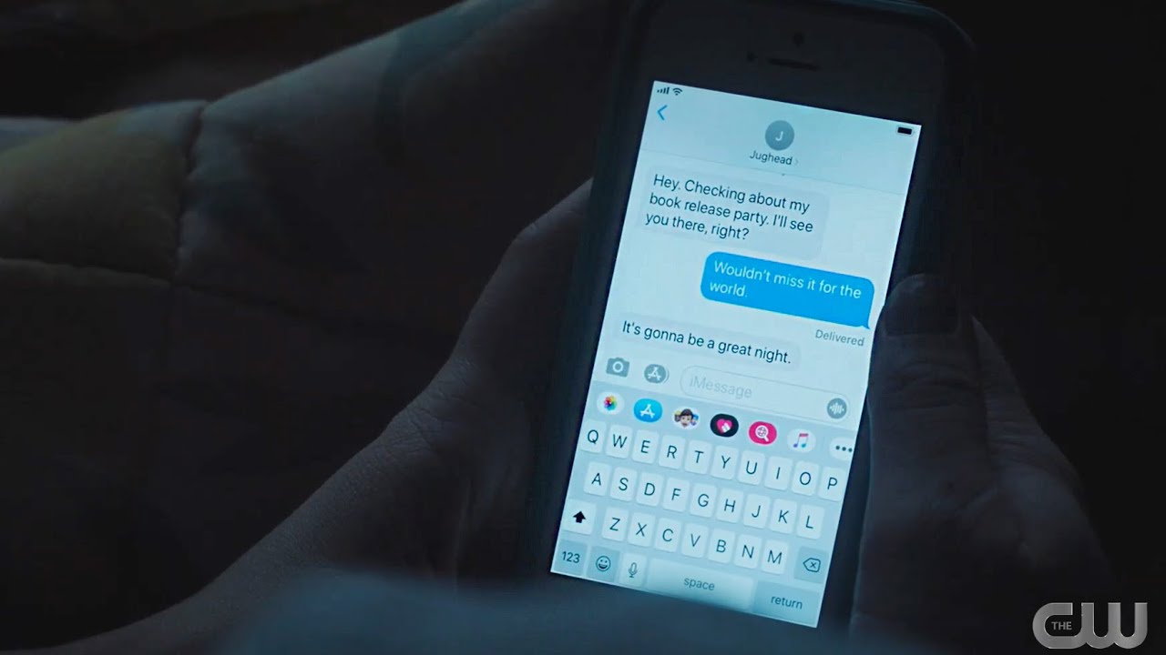 Betty and Jughead keep in touch after their break-up | Riverdale 5x14 [HQ]