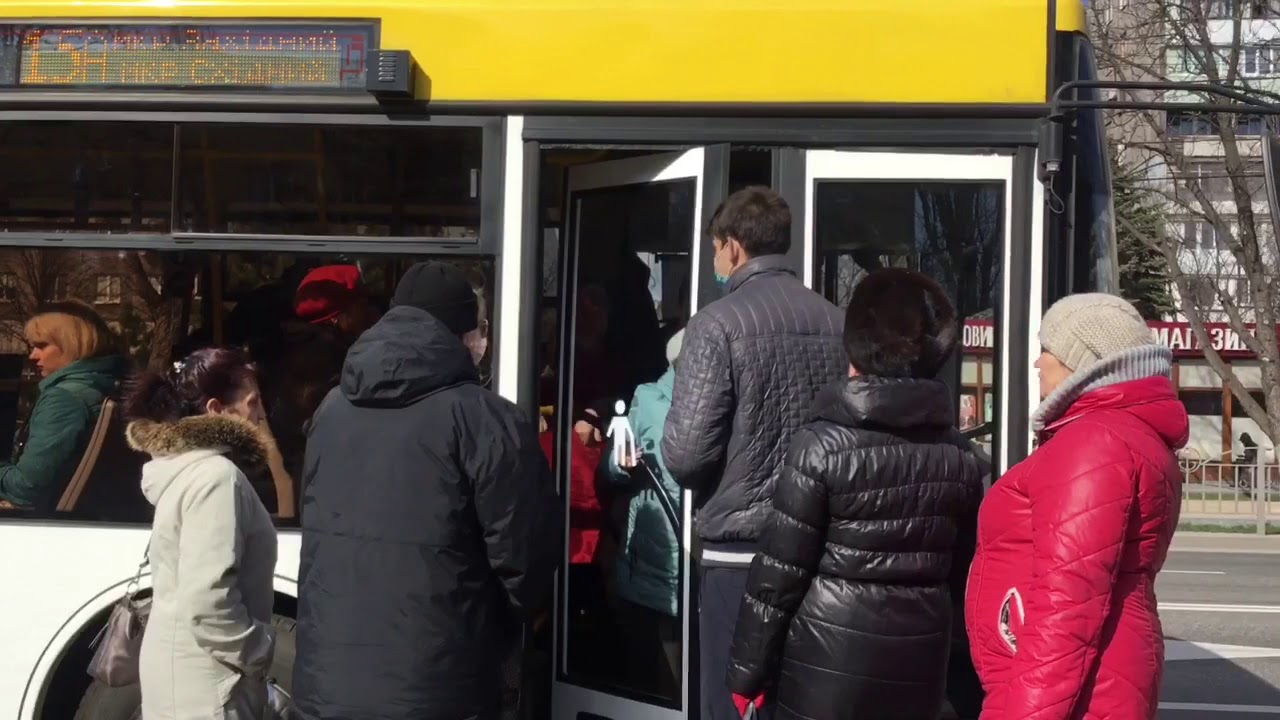 Пассажир поскандалил с кондуктором из-за места в автобусе