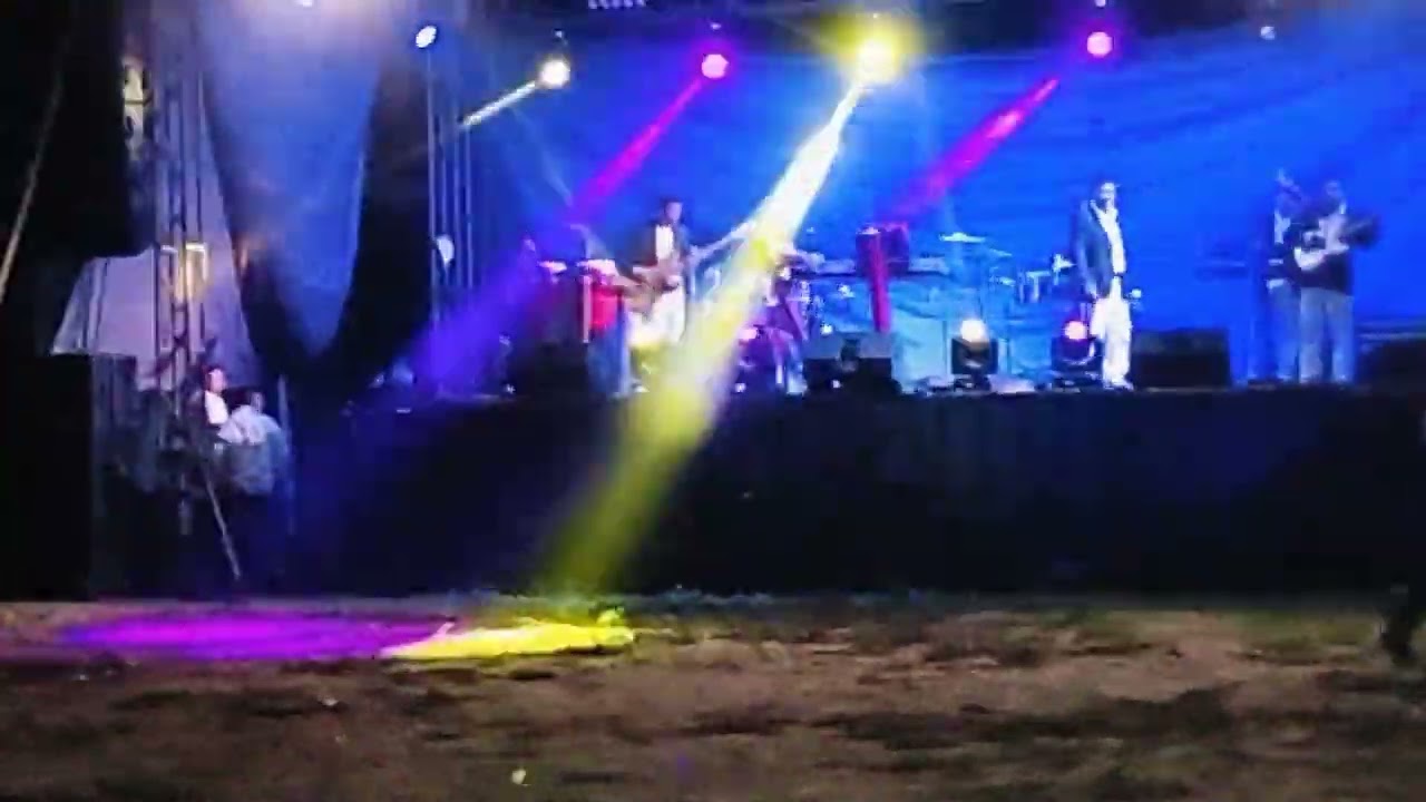 presentación de playa brava tropical en poblado 1