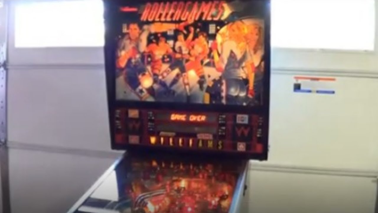 ROLLERGAMES PINBALL MACHINE - BY WILLIAMS 1990 EARLY MODEL