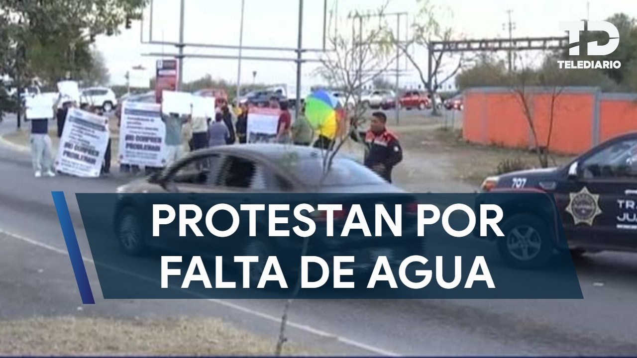 Vecinos en Juárez protestan por falta de agua; desarrolladora tiene conflicto con AyD