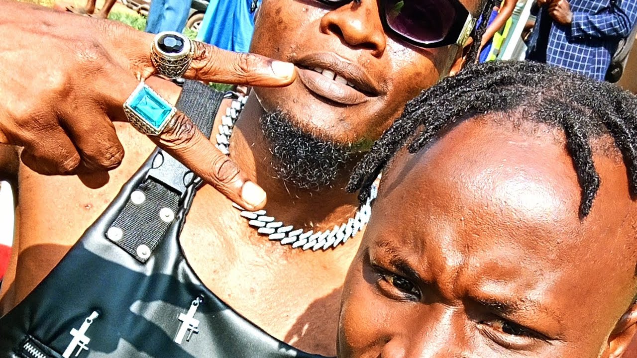 B Bounce kyeyakoze Chameleon, pallaso ne weasel 🤔